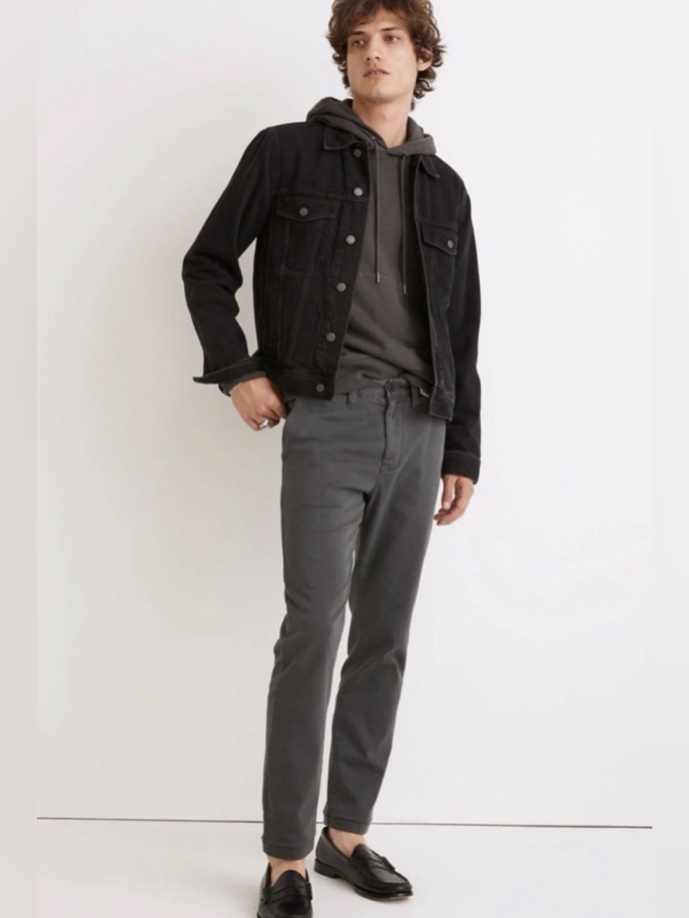 Madewell Athletic Slim Chino in Charcoal